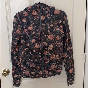 BRAND NEW - Lulu Zip Up In Floral print